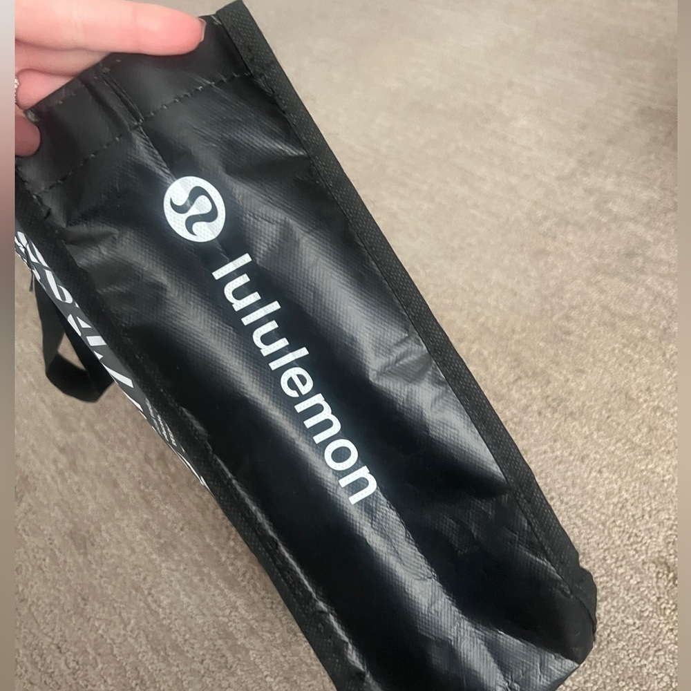 Lululemon - black small tote - Picture 6 of 8
